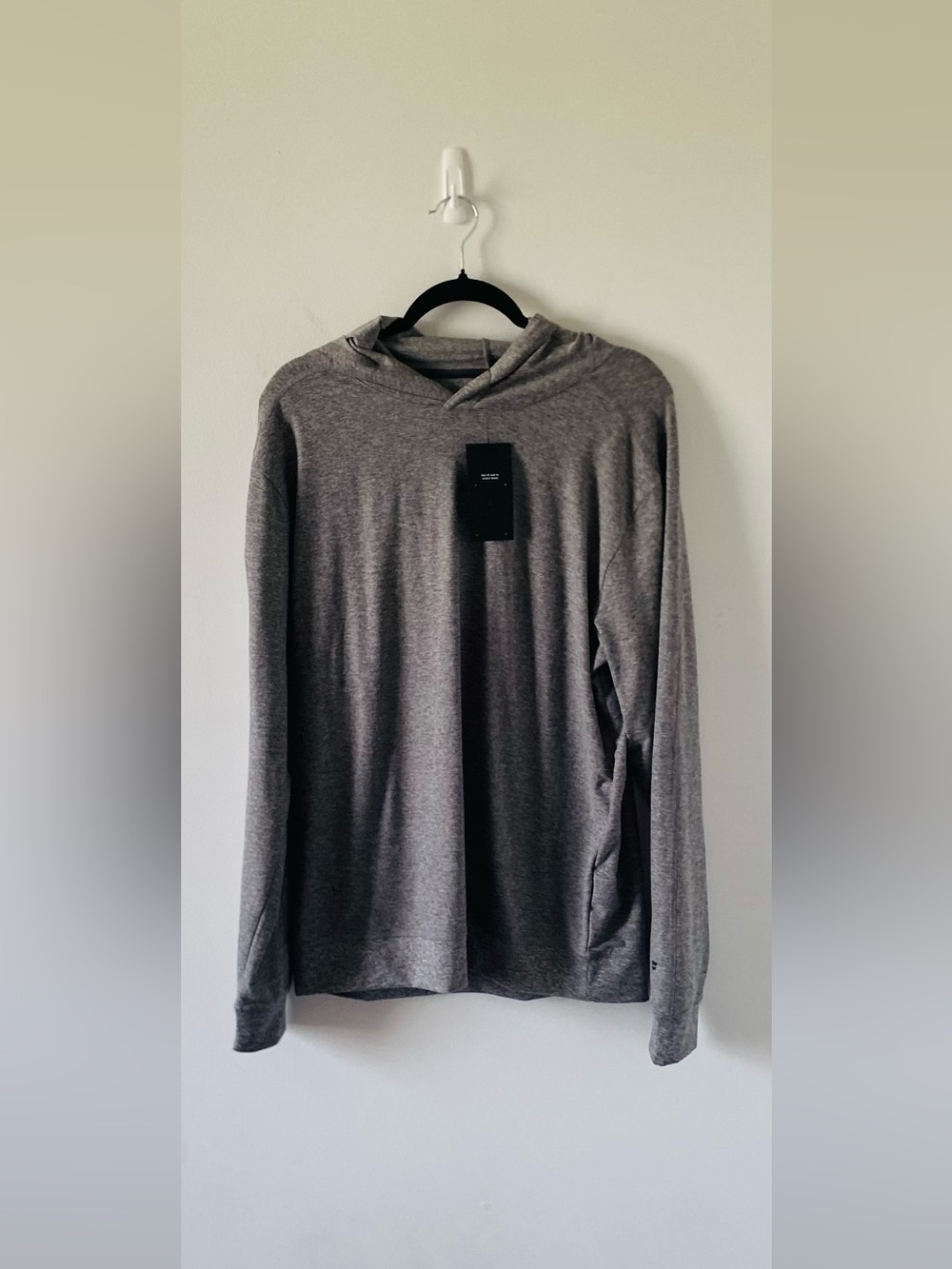 NWT Fabletics Men’s Cloud Hoodie Size L Performance Athleisure Workout Athletic